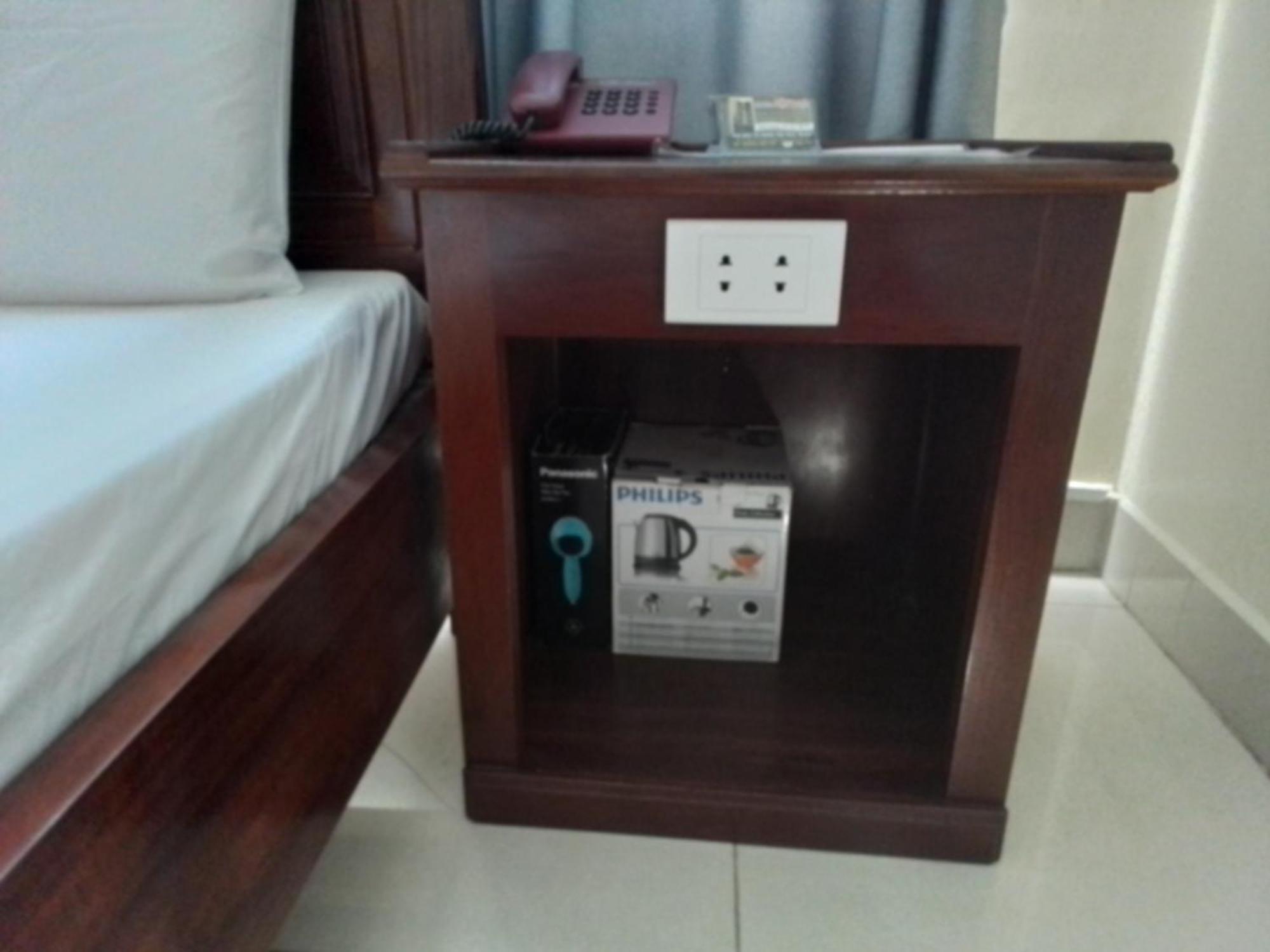 Hostel Dang Loi ホステルダンロイ Chau Doc Exteriör bild
