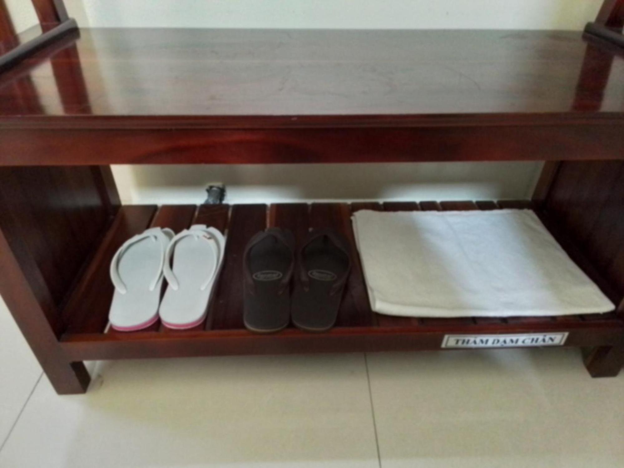 Hostel Dang Loi ホステルダンロイ Chau Doc Exteriör bild