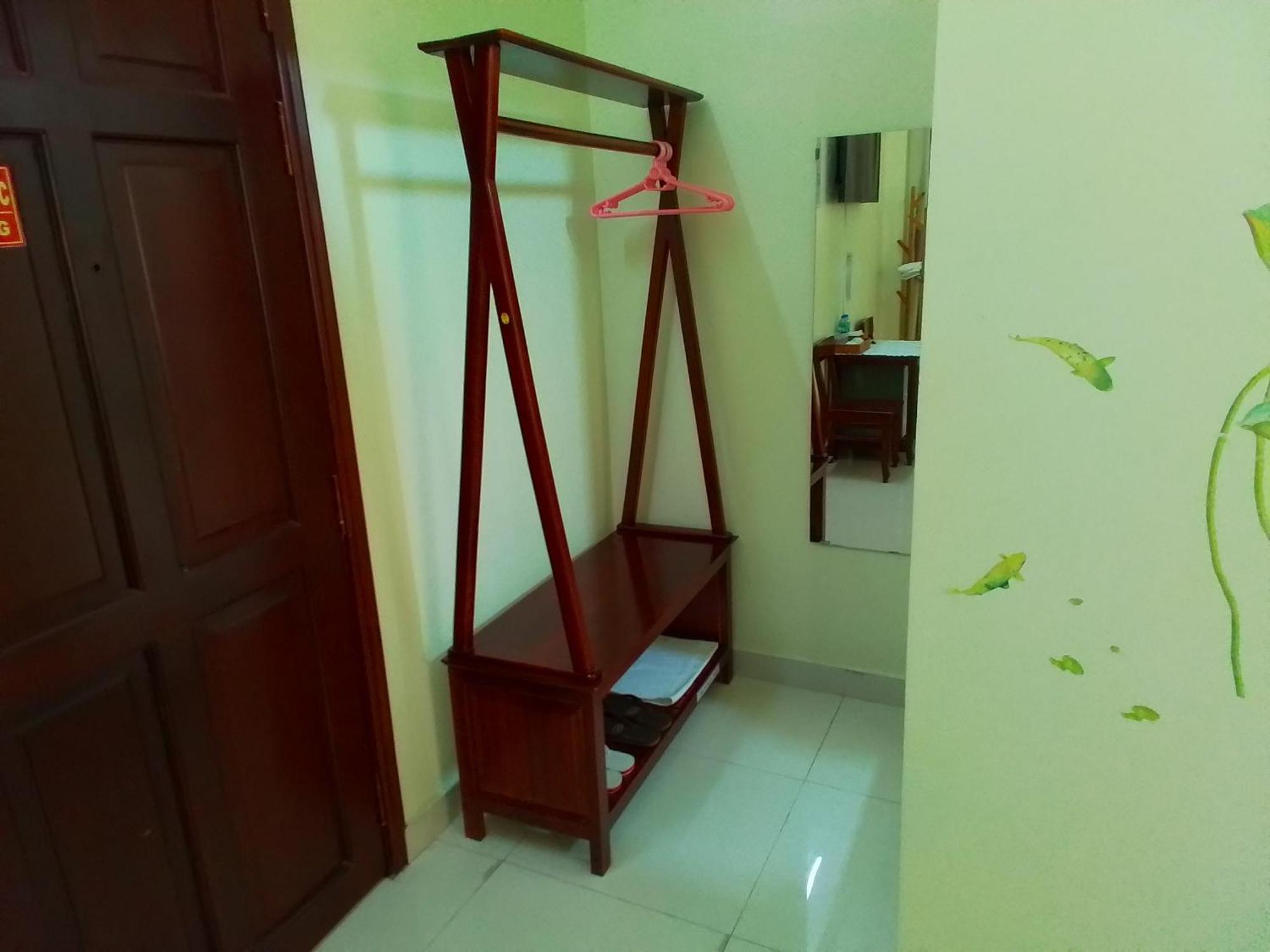 Hostel Dang Loi ホステルダンロイ Chau Doc Exteriör bild