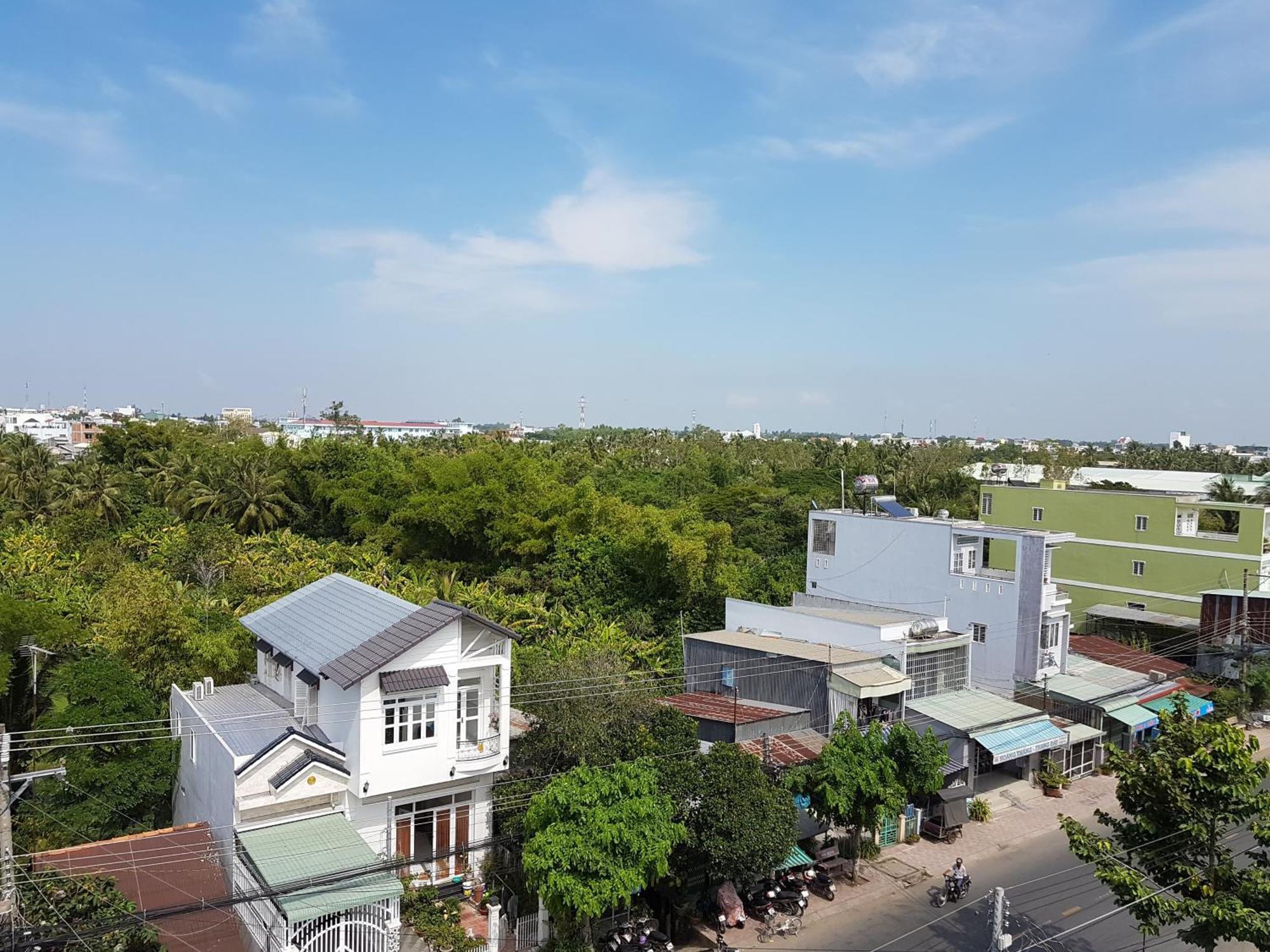 Hostel Dang Loi ホステルダンロイ Chau Doc Exteriör bild