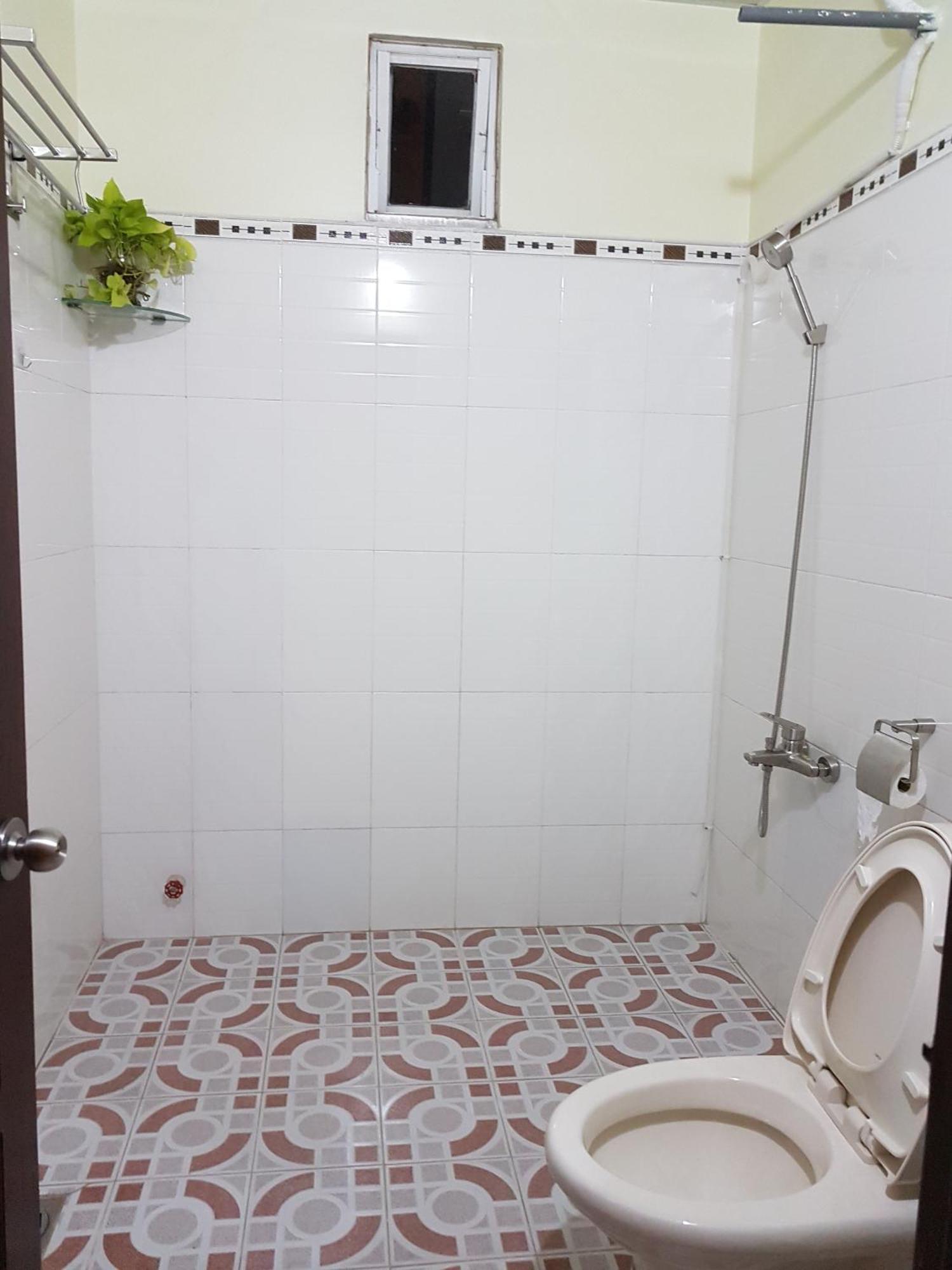 Hostel Dang Loi ホステルダンロイ Chau Doc Exteriör bild