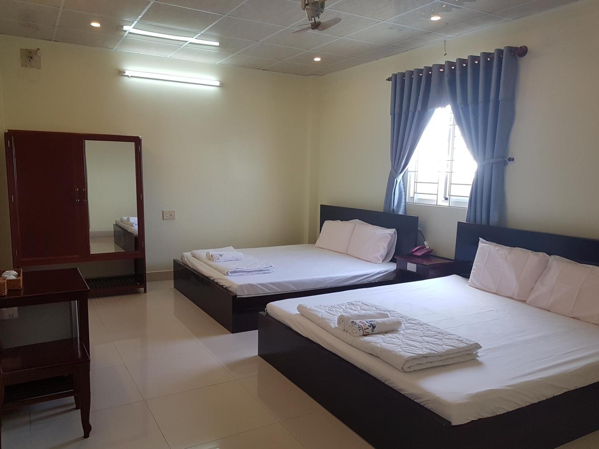 Hostel Dang Loi ホステルダンロイ Chau Doc Exteriör bild