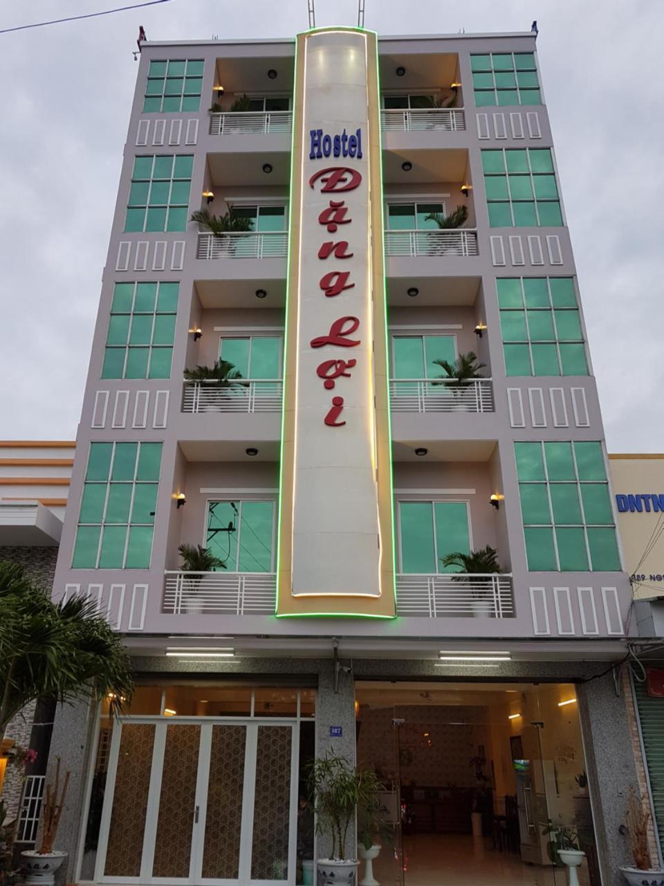 Hostel Dang Loi ホステルダンロイ Chau Doc Exteriör bild